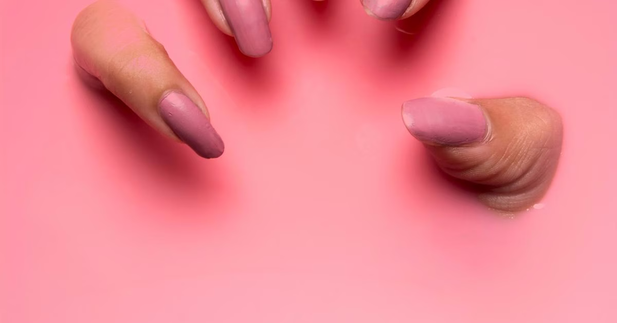 Meringis atau Tersenyum Saat Disuntik Dapat Mengurangi Rasa Sakit